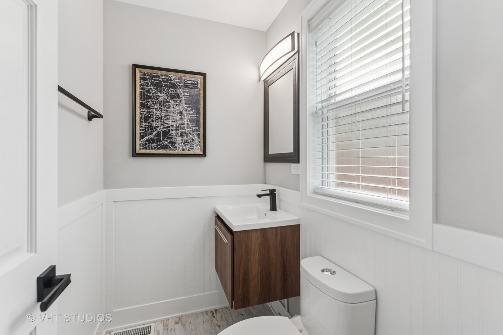 447 West Harrison Road Lombard, IL 60148 - Photo 4 of 33 Gallery Image 4