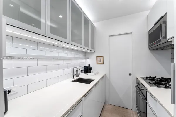$2,200 | 732 Euclid Avenue, Unit 3, Miami Beach, FL 33139