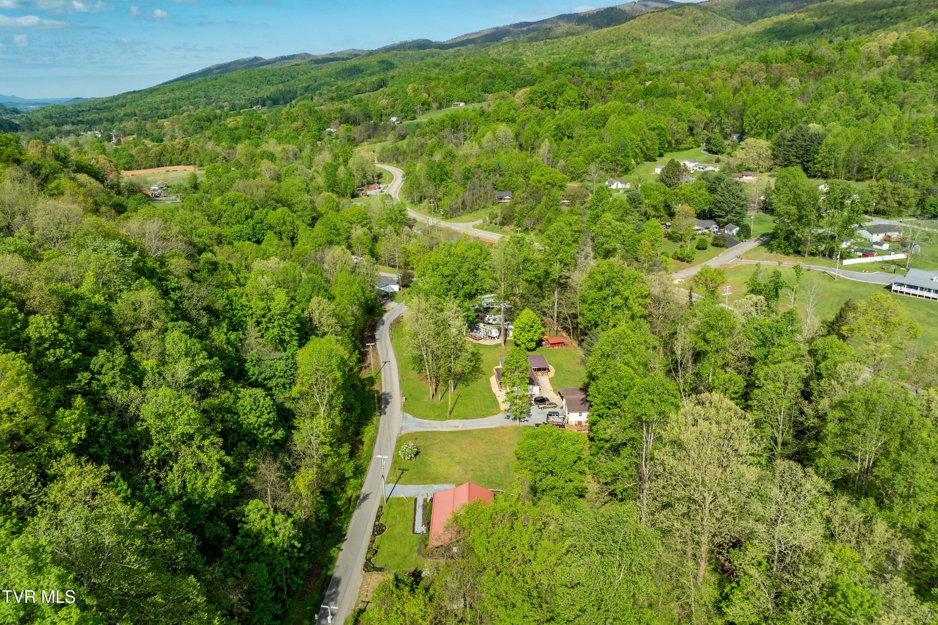 135 Grindstaff Hollow Road Elizabethton, TN 37643 - Photo 89 of 116 135 Grindstaff Hollow (8 of 82)