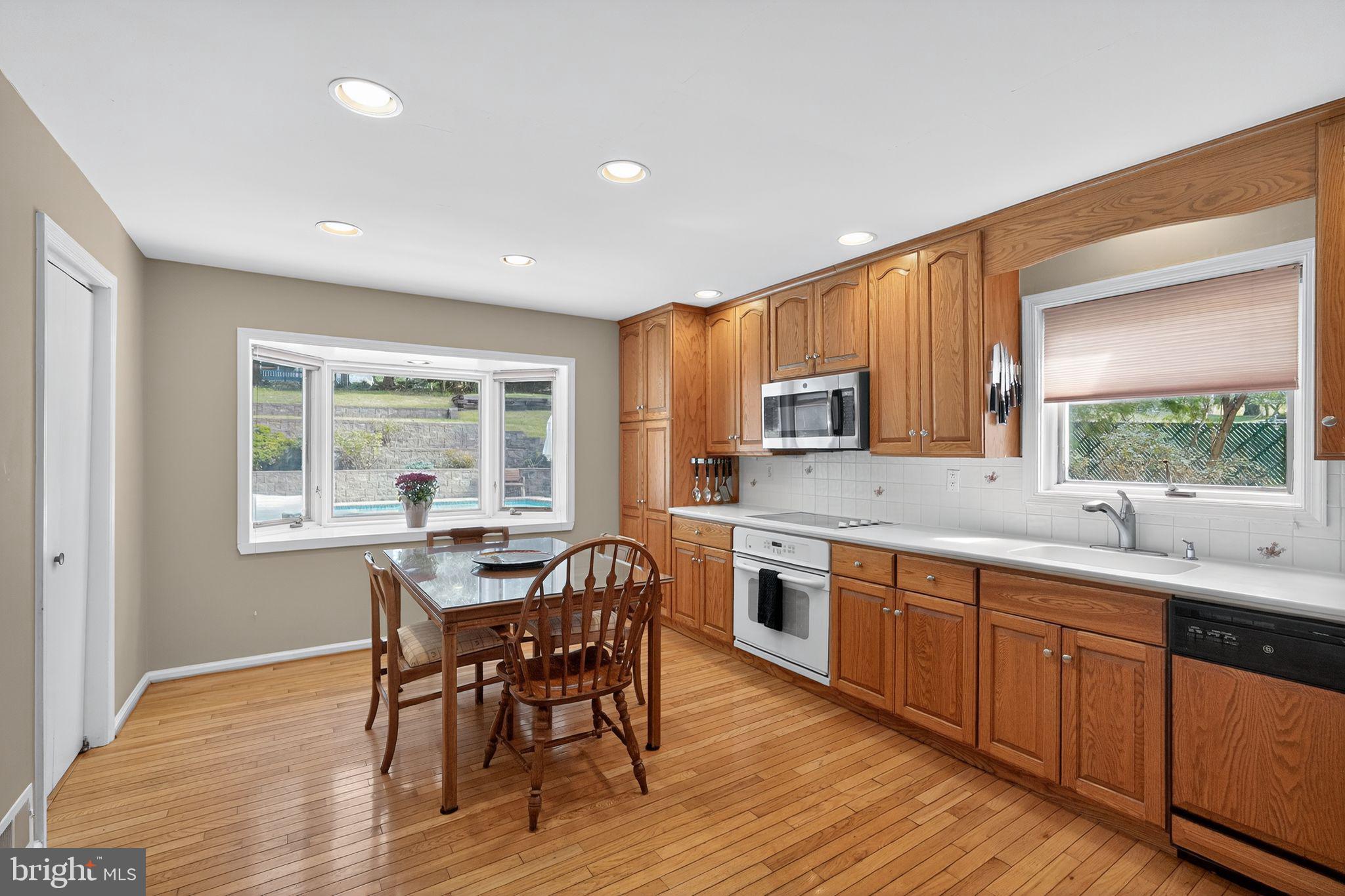 2003 Richard Drive Broomall, PA 19008 - Photo 10 of 40 Gallery Image 10