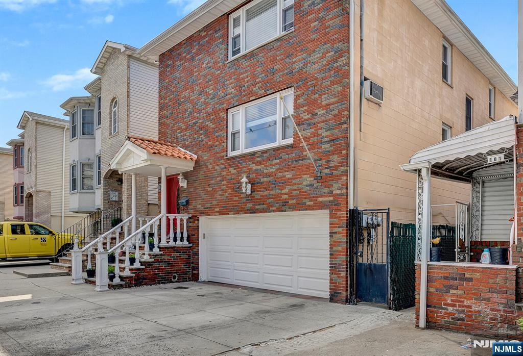 103 Houston Street Newark, NJ 07105 - Photo 3 of 29