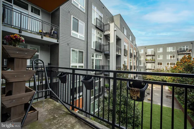 $365,000 | 145 Riverhaven Drive, Unit 312, Oxon Hill, MD 20745