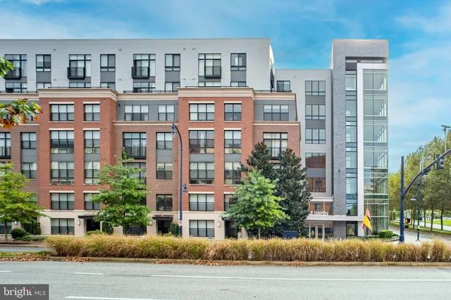 $365,000 | 145 Riverhaven Drive, Unit 312, Oxon Hill, MD 20745