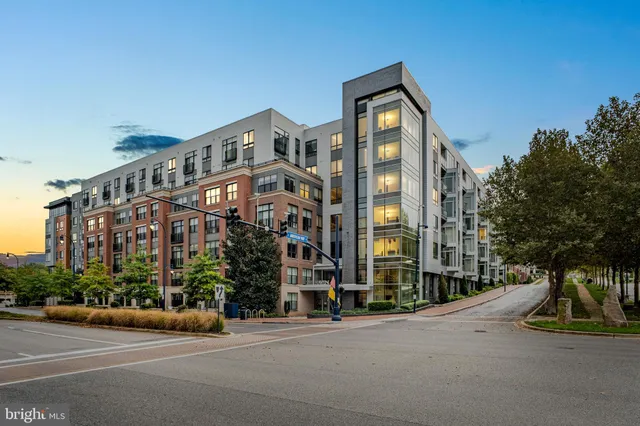 $365,000 | 145 Riverhaven Drive, Unit 312, Oxon Hill, MD 20745