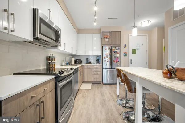 a view of a livingroom and dining room