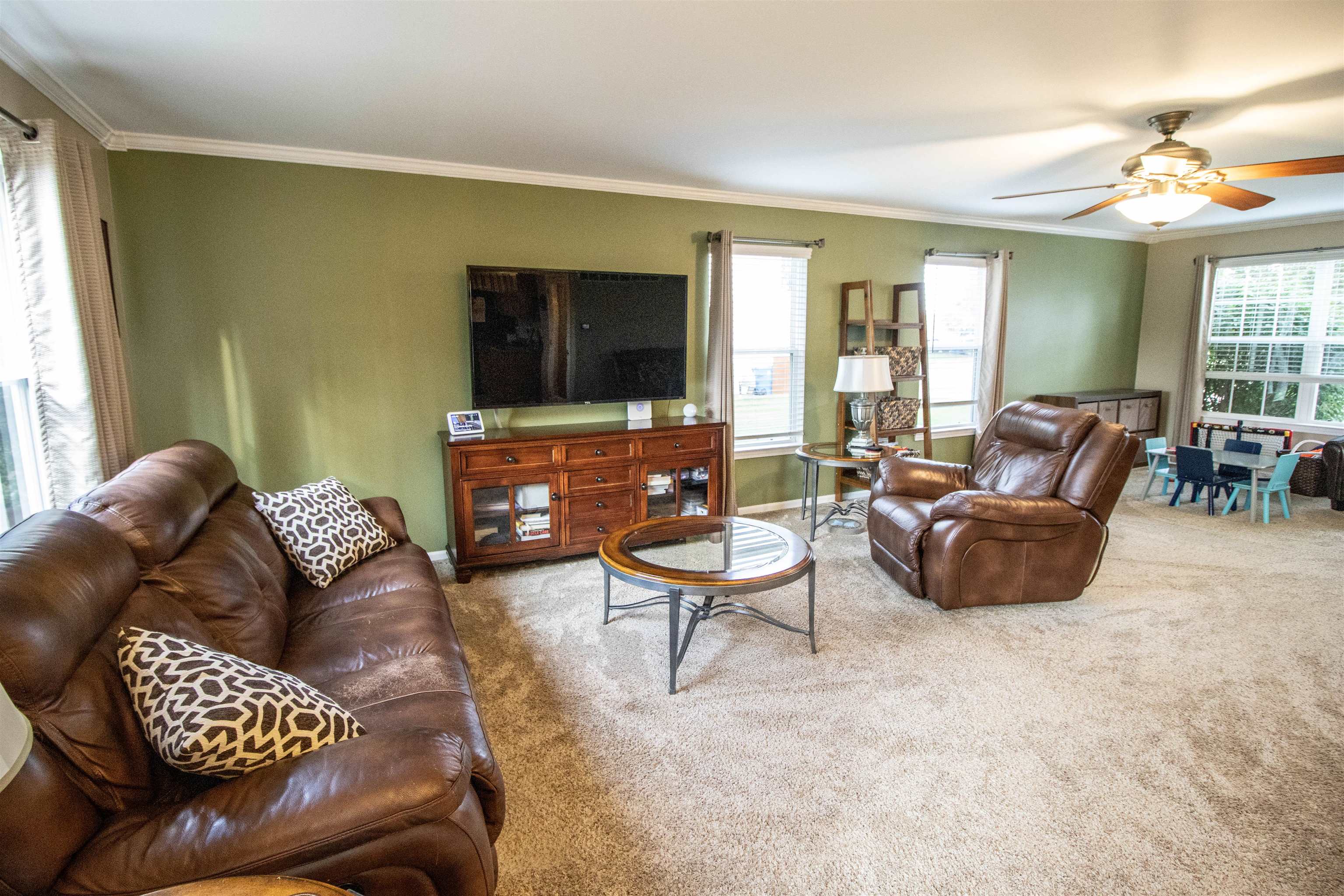 321 Rustic Trail Linden, MI 48451 - Photo 7 of 68 50189063-e4154481-d61a-4903-8ebd-7ca5001d8d76.JPG