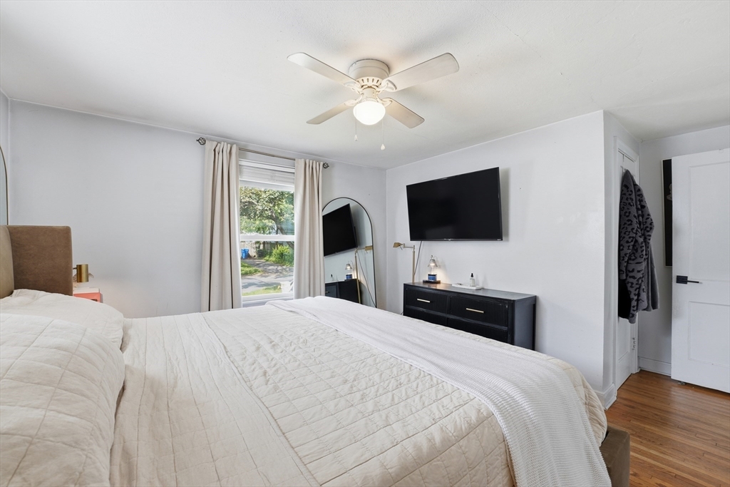 154 Russell Street Springfield, MA 01104 - Photo 11 of 29