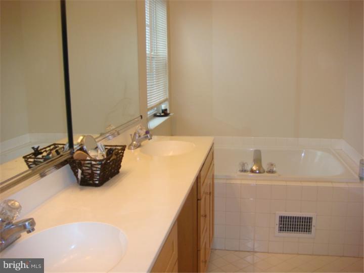 10 Granite Road East Windsor, NJ 08520 - Photo 12 of 20 Gallery Image 12