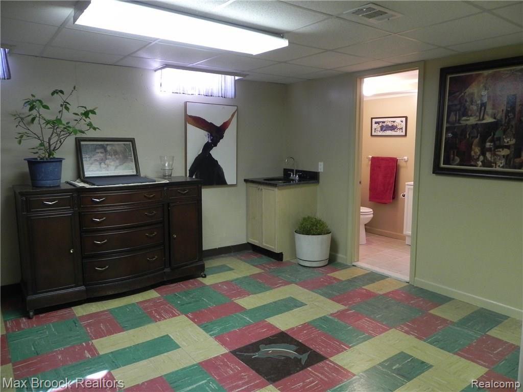 4021 Amherst Road Royal Oak, MI 48073 - Photo 22 of 34