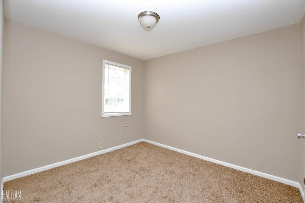 16258 Frazho Road Roseville, MI 48066 - Photo 16 of 28