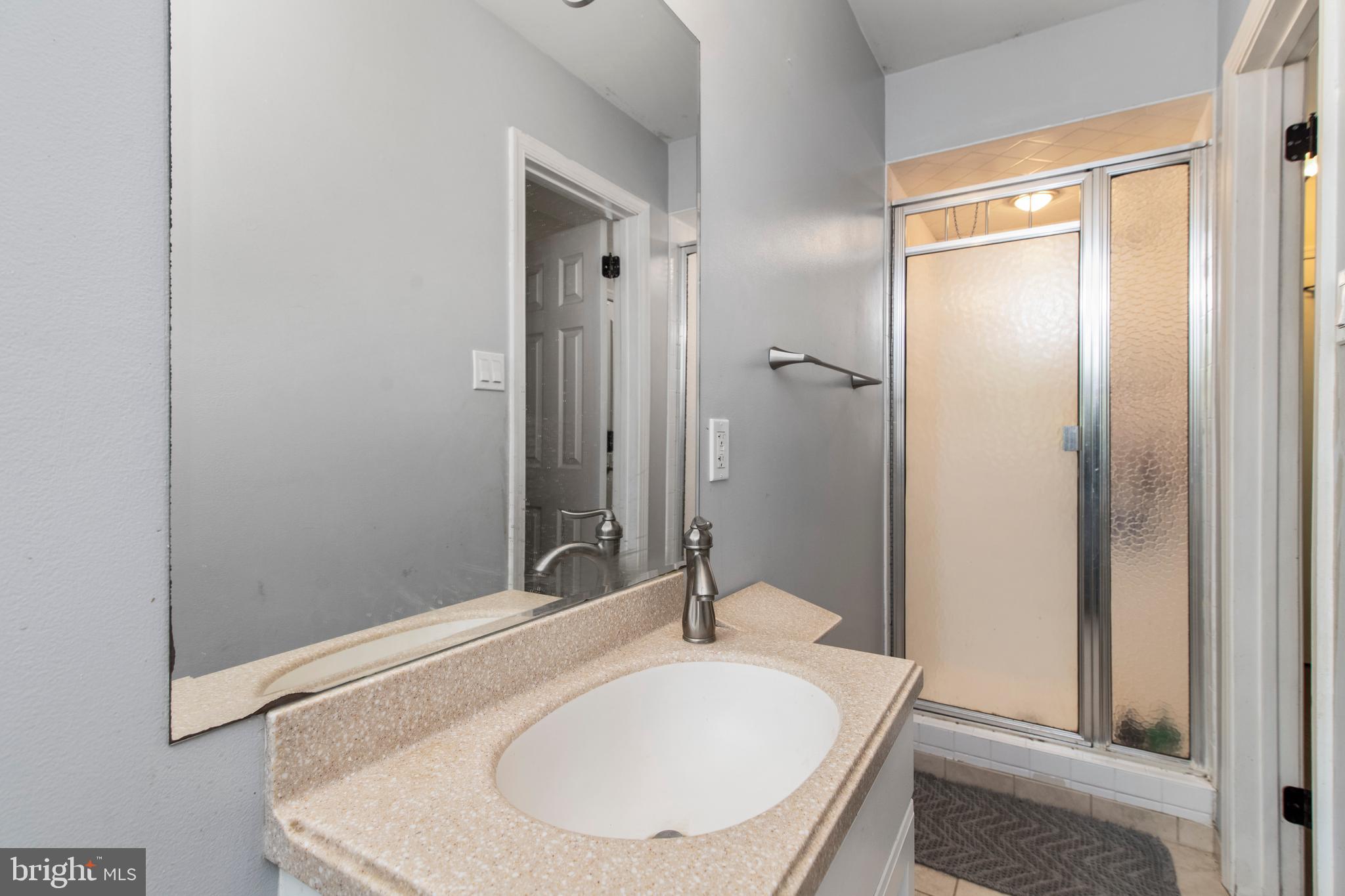 8 Wyndham Road Voorhees, NJ 08043 - Photo 23 of 50 1st Floor Full Bathroom