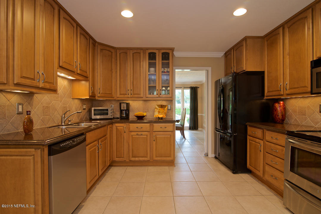4424 Heaven Trees Road Jacksonville, FL 32207 - Photo 9 of 29 Kitchen