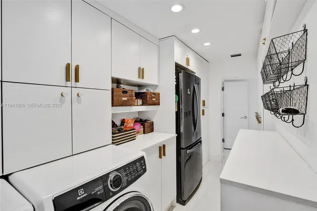 $2,990,000 | 19130 Northeast 21st Avenue, North Miami Beach, FL 33179