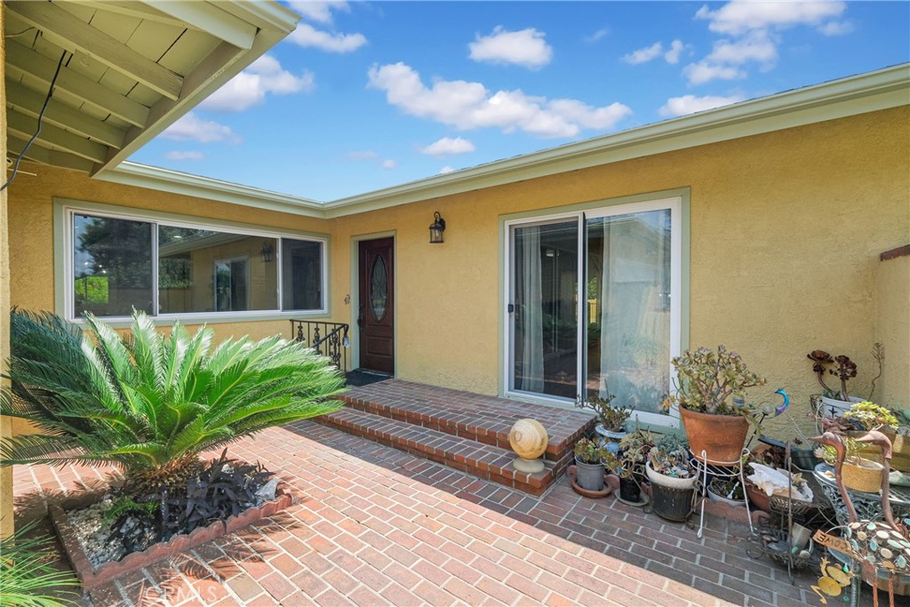 2395 Cooley Place Pasadena, CA 91104 - Photo 6 of 46 a view of a two chair in the patio