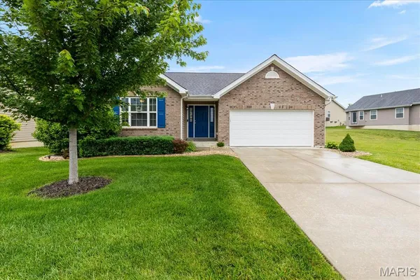 $345,000 | 405 Jockeys Run, Wentzville, MO 63385