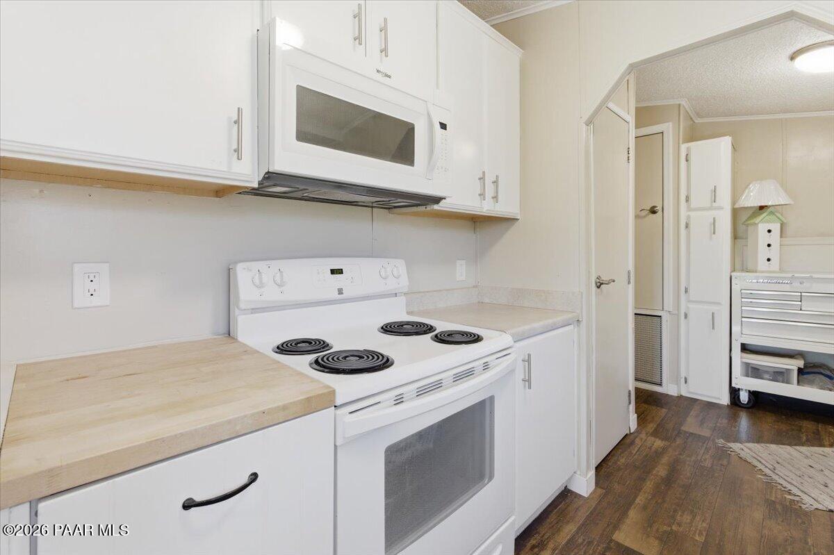 2498 River Trail Road Prescott, AZ 86301 - Photo 4 of 52 04-Kitchen