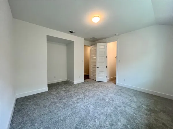 $2,400 | 577 Elm Grn Street, Hutto, TX 78634