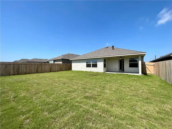 $2,400 | 577 Elm Grn Street, Hutto, TX 78634