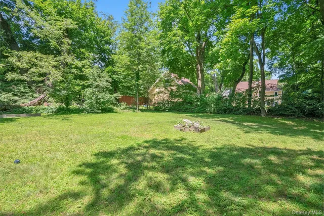 $1,250,000 | 858 Pleasantville Road, Briarcliff Manor, NY 10510