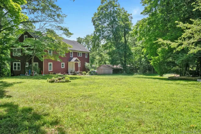 $1,250,000 | 858 Pleasantville Road, Briarcliff Manor, NY 10510