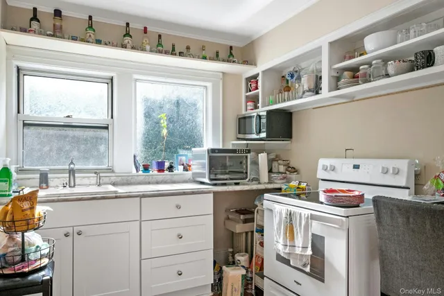 $1,250,000 | 858 Pleasantville Road, Briarcliff Manor, NY 10510