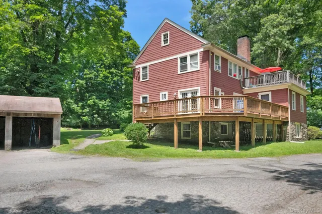 $1,250,000 | 858 Pleasantville Road, Briarcliff Manor, NY 10510