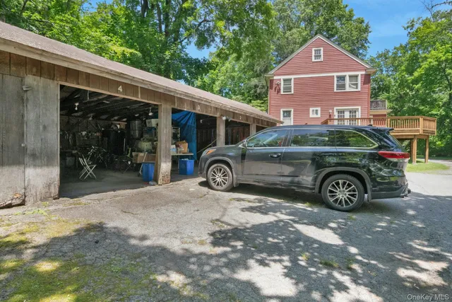 $1,250,000 | 858 Pleasantville Road, Briarcliff Manor, NY 10510