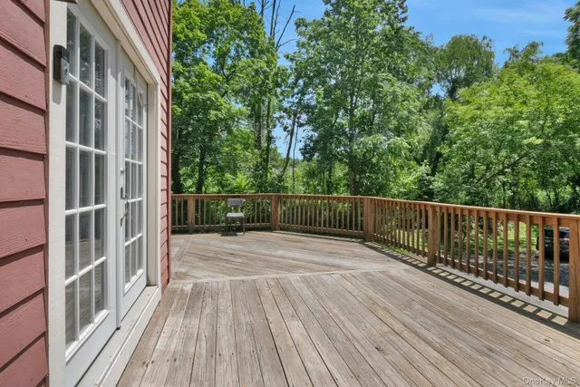 $1,250,000 | 858 Pleasantville Road, Briarcliff Manor, NY 10510