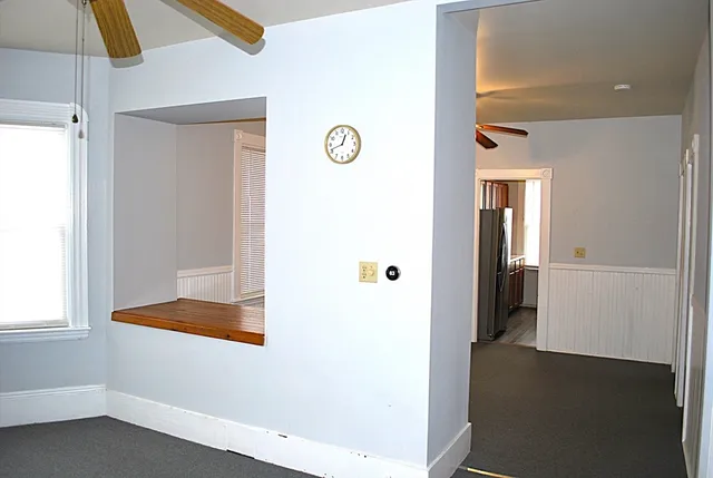 a view of utility room