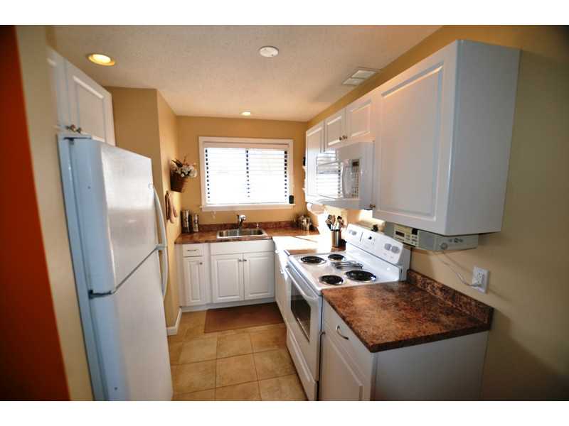 10 East Beach Road, Unit 4 Charlestown, RI 02813 - Photo 4 of 18 Kitchen.