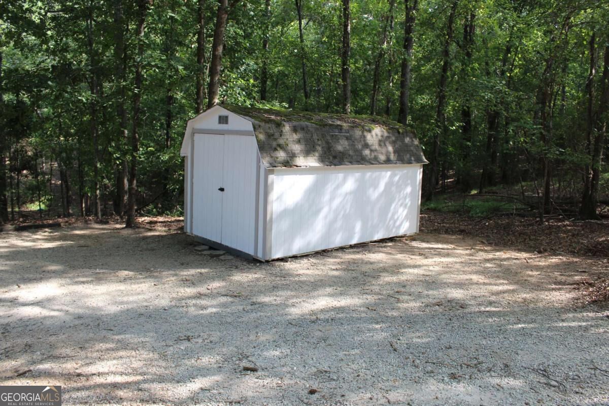190 Roberts Point Road Jackson, GA 30233 - Photo 8 of 29 Gallery Image 8