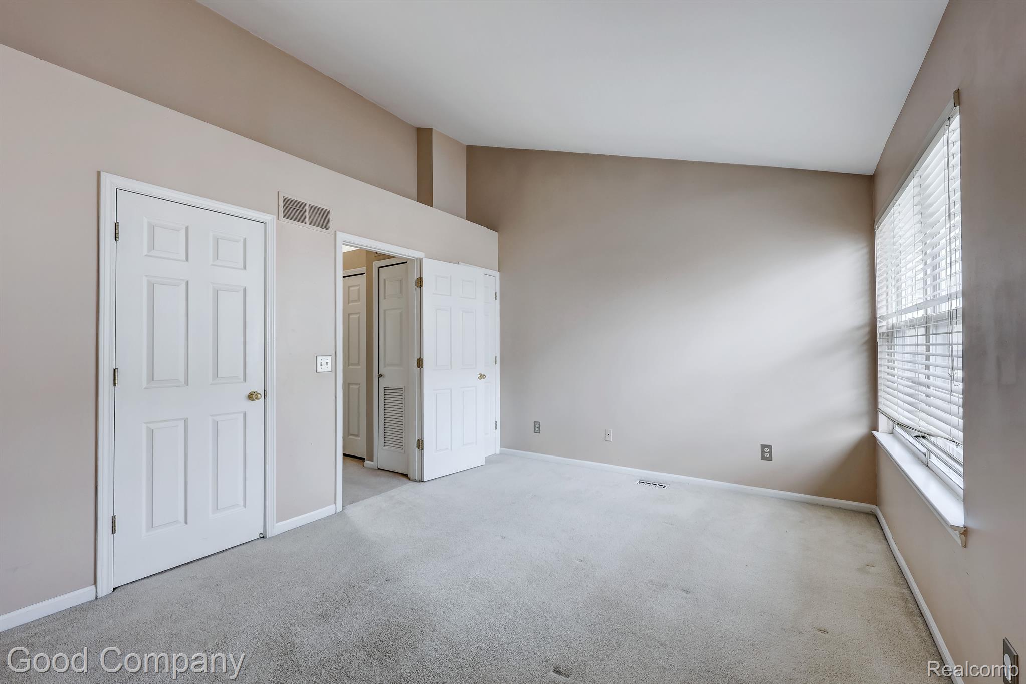 159 Georgetown Square North Royal Oak, MI 48067 - Photo 32 of 41
