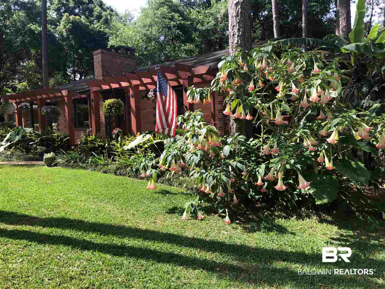 206 Orange Avenue Fairhope, AL 36532 - Photo 2 of 32