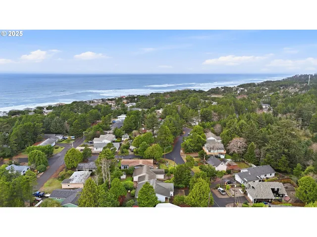 $534,900 | 5655 Palisades Drive, Lincoln City, OR 97367