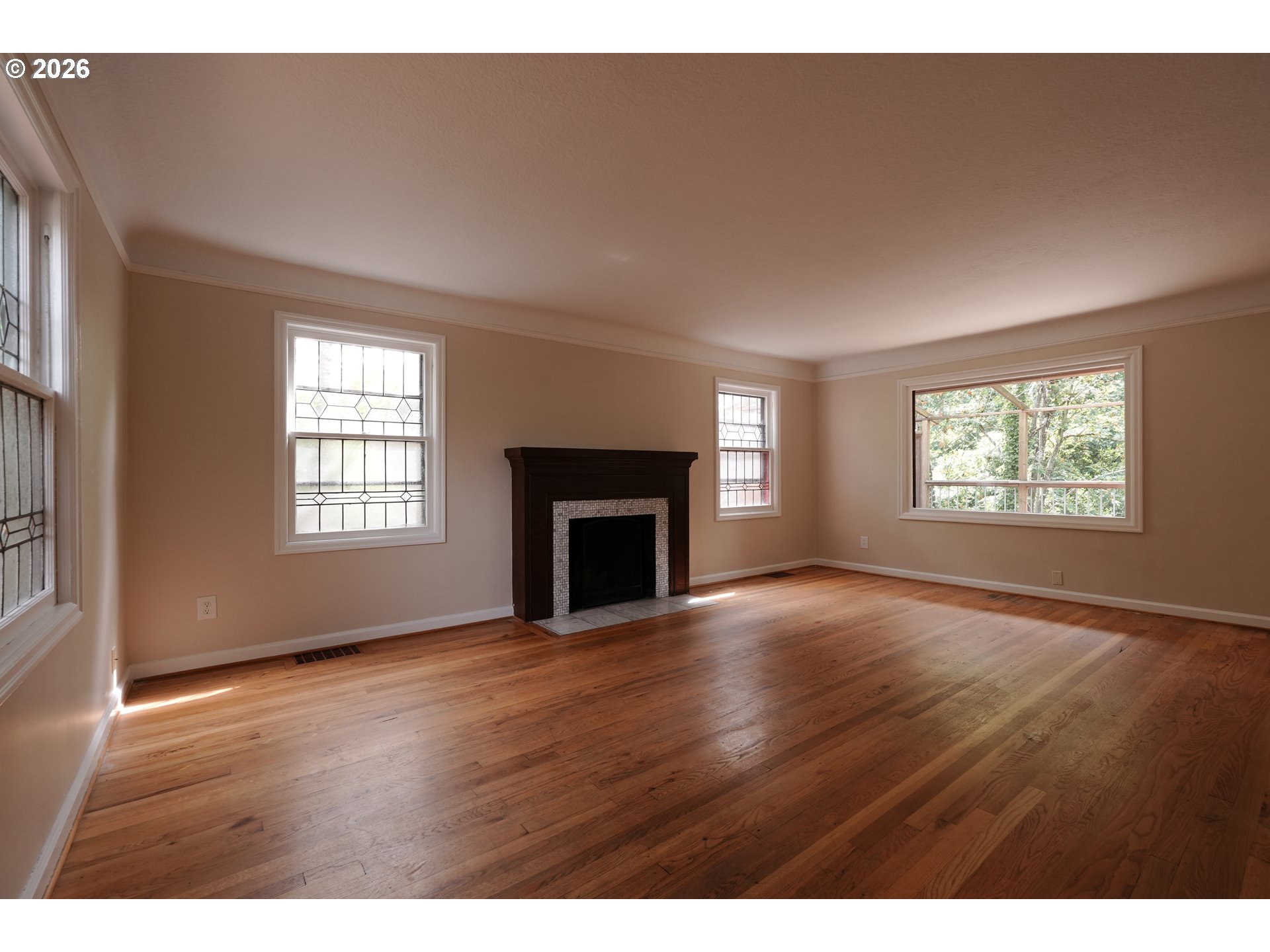 7925 Southwest 11th Avenue Portland, OR 97219 - Photo 4 of 39