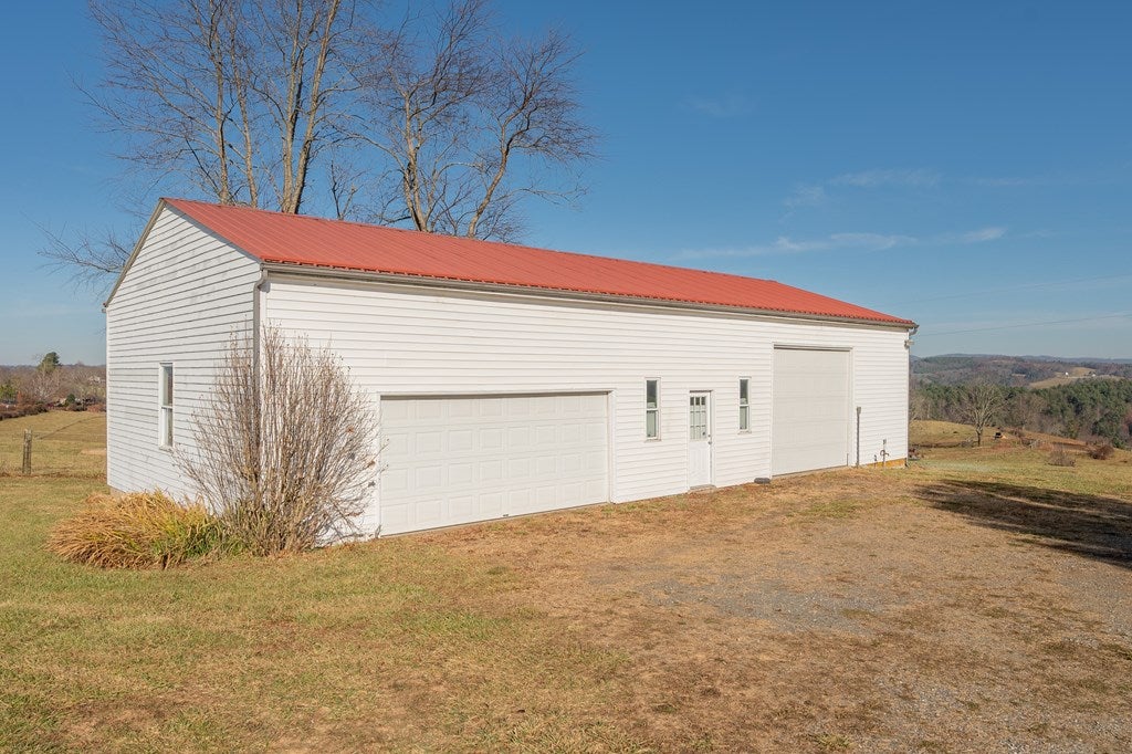 2890 Hunters Ridge Road Hillsville, VA 24343 - Photo 24 of 74 Gallery Image 24