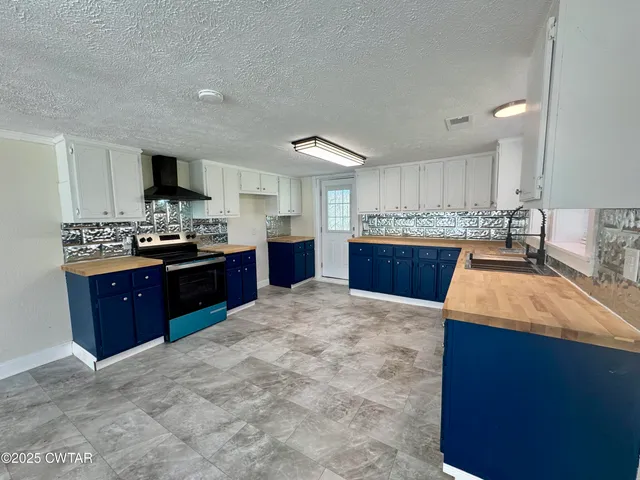 $169,900 | 180 State Rte 22a South, Jacks Creek, TN 38347