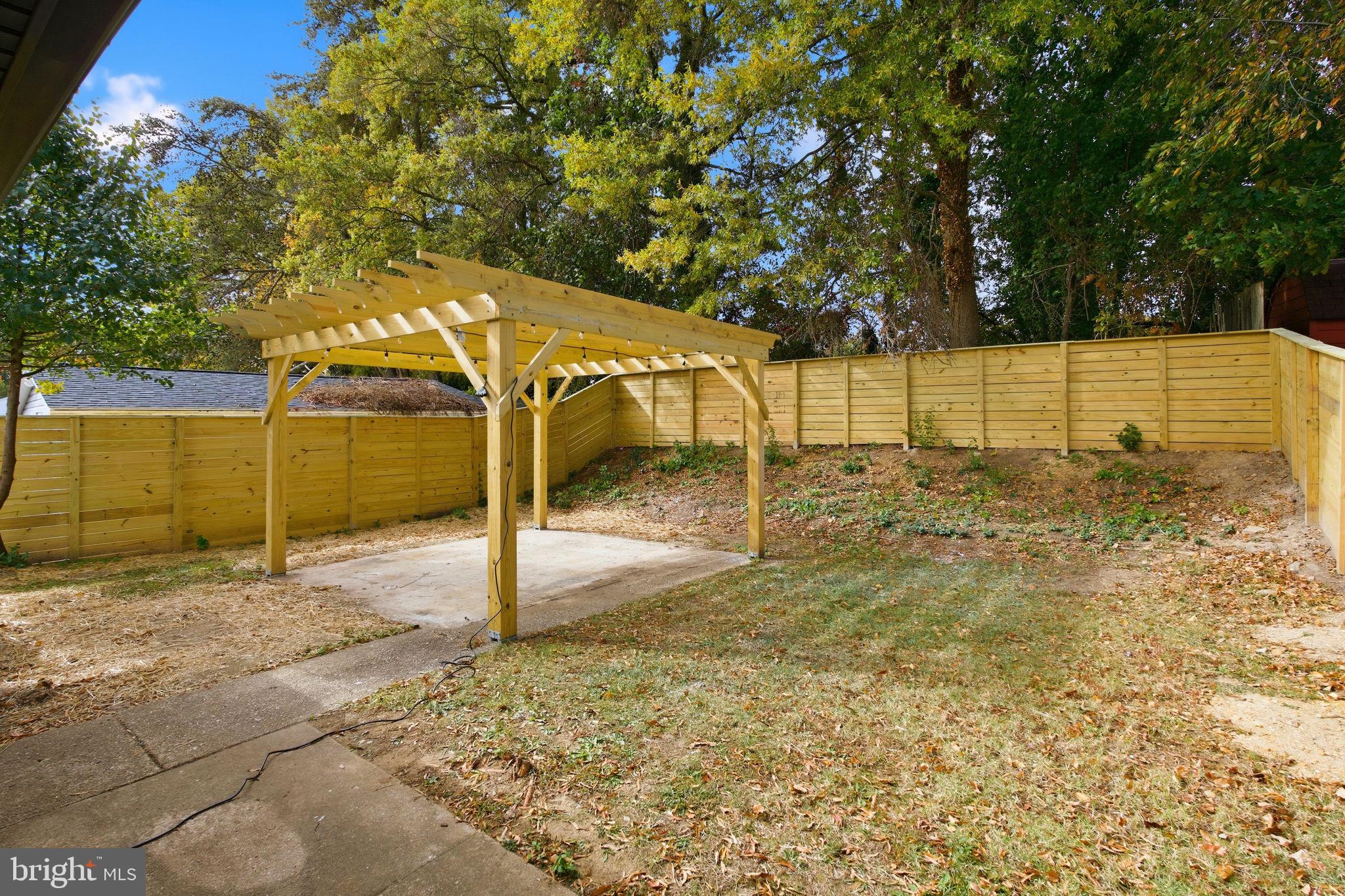 120 Haverhill Road Joppa, MD 21085 - Photo 30 of 33 a backyard of a house with a tree