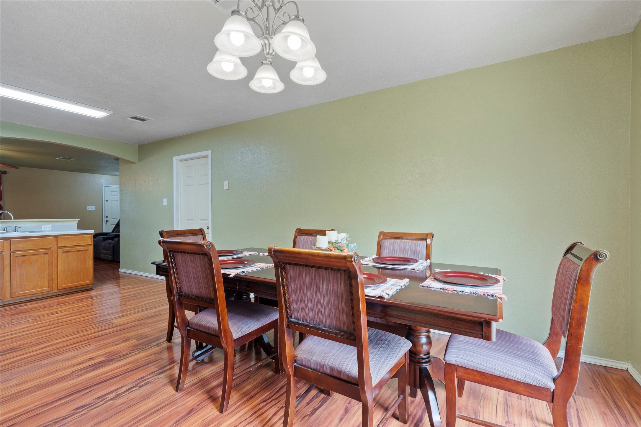 120 Grant Way Kyle, TX 78640 - Photo 8 of 19 Dining area