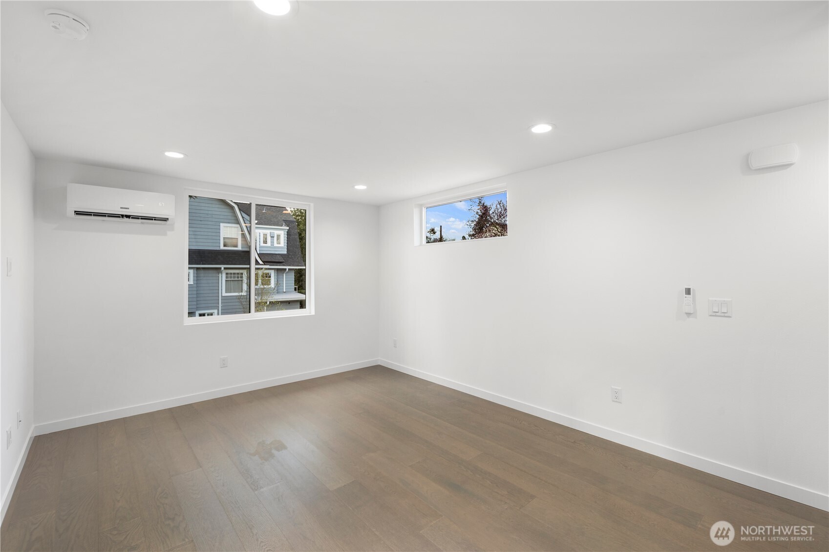 516 North 102nd Street Seattle, WA 98133 - Photo 11 of 18