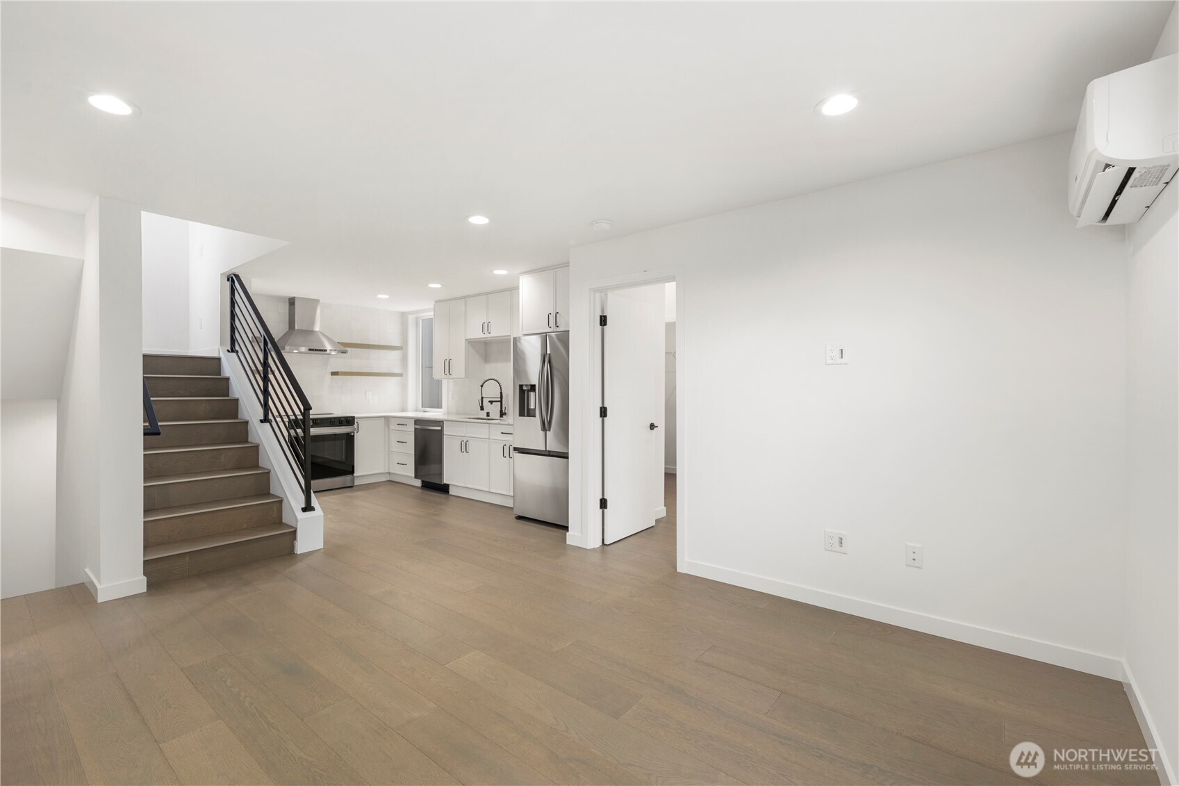 516 North 102nd Street Seattle, WA 98133 - Photo 9 of 18