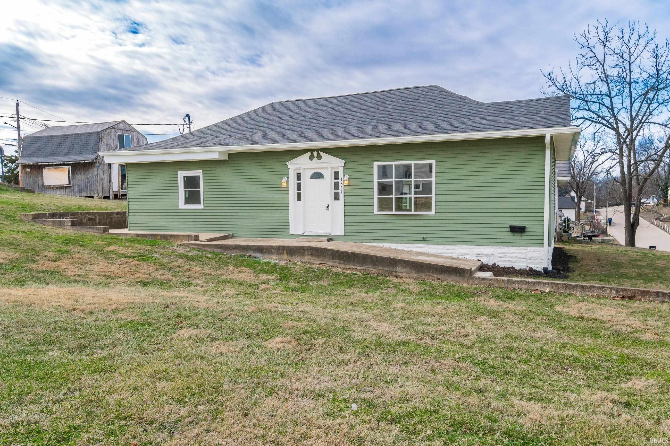 1824 14th Street Bedford, IN 47421 - Photo 1 of 36