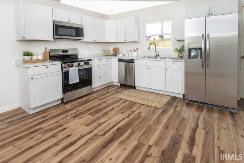 1824 14th Street Bedford, IN 47421 - Photo 3 of 36