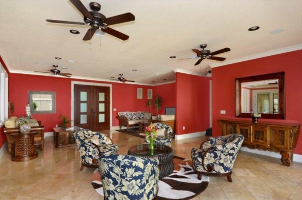 2373 Ho'ohu Road, Unit E111 Koloa, HI 96756 - Photo 10 of 16 a living room with furniture