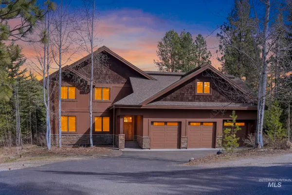 $1,990,000 | 12924 Dawn Drive, Donnelly, ID 83615