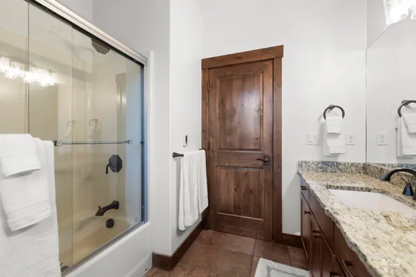 $1,990,000 | 12924 Dawn Drive, Donnelly, ID 83615