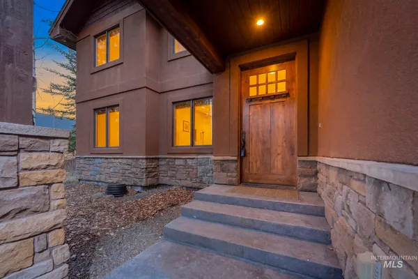 $1,990,000 | 12924 Dawn Drive, Donnelly, ID 83615