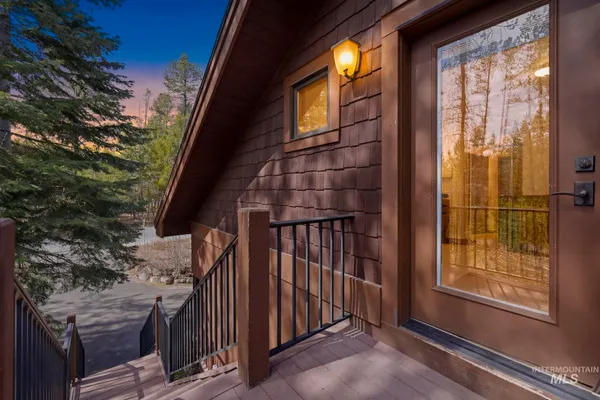 $1,990,000 | 12924 Dawn Drive, Donnelly, ID 83615