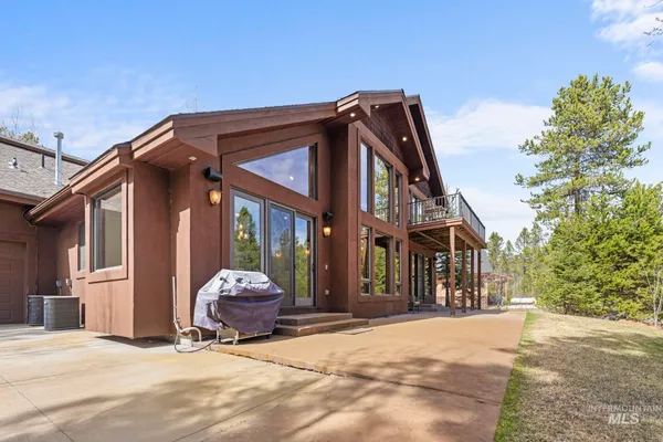 $1,990,000 | 12924 Dawn Drive, Donnelly, ID 83615