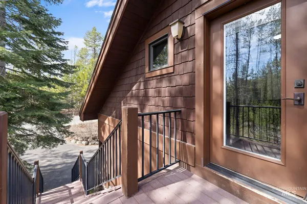 $1,990,000 | 12924 Dawn Drive, Donnelly, ID 83615